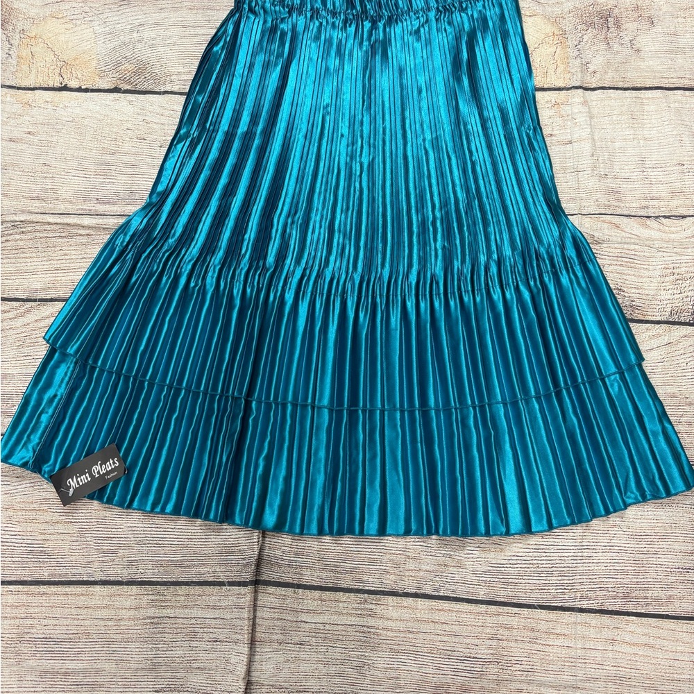 😍 Aqua Blue Metallic Pleated Midi Skirt Elastic Waistband size Medium